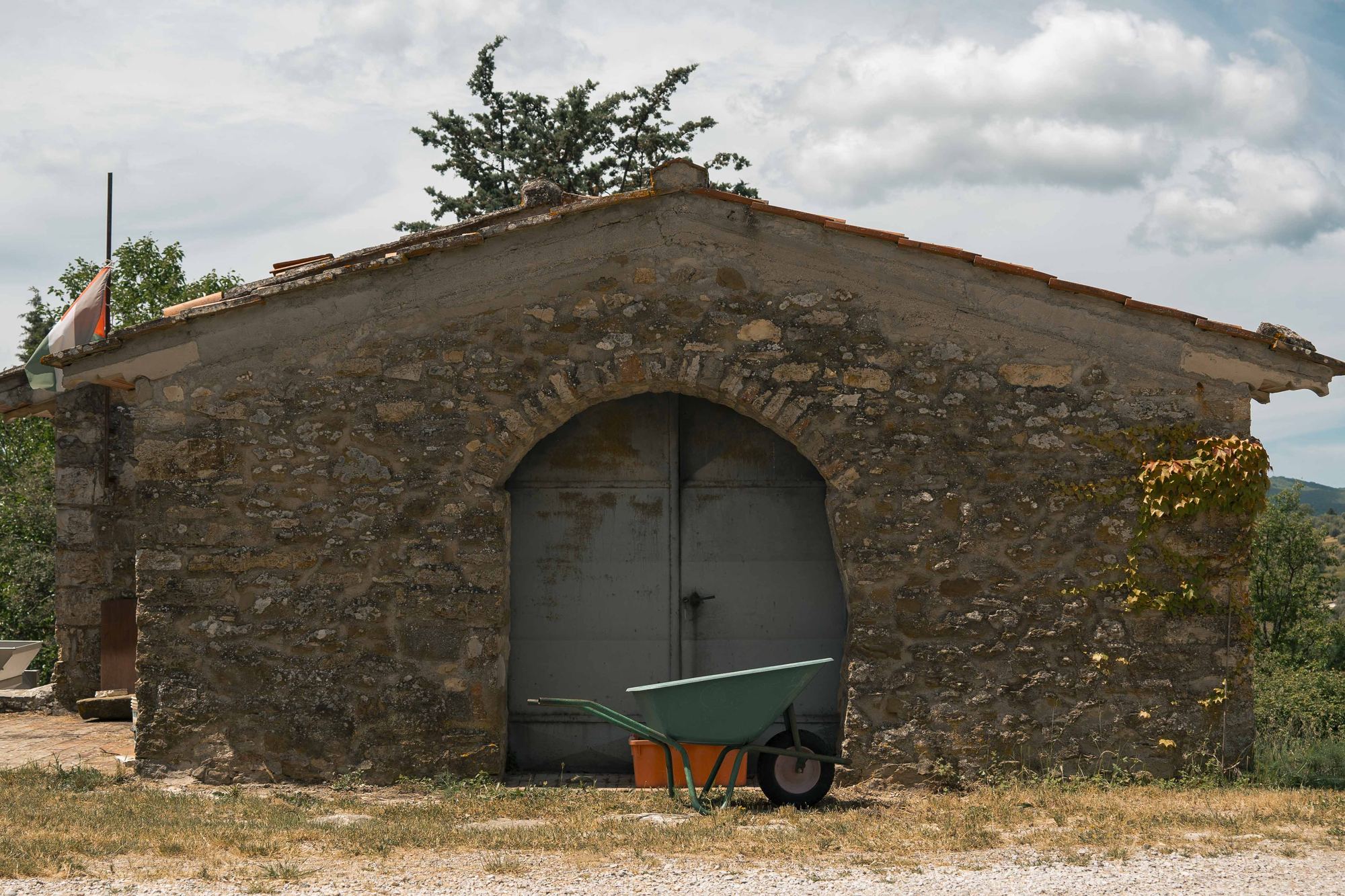 Il vecchio fienile in pietra del podere